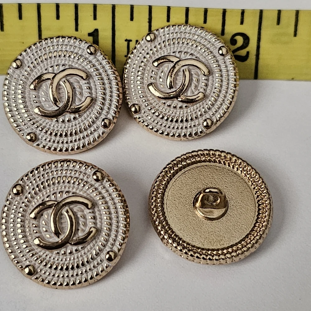 LOT OF 4 BUTTONS NEW,UNWORN - Picture 5 of 5